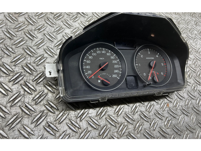 Панель приборов    Volvo V50       