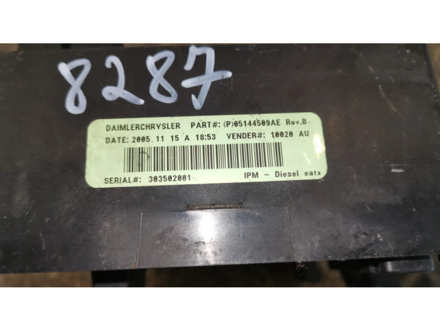 Блок предохранителей 05144509AE Chrysler Voyager