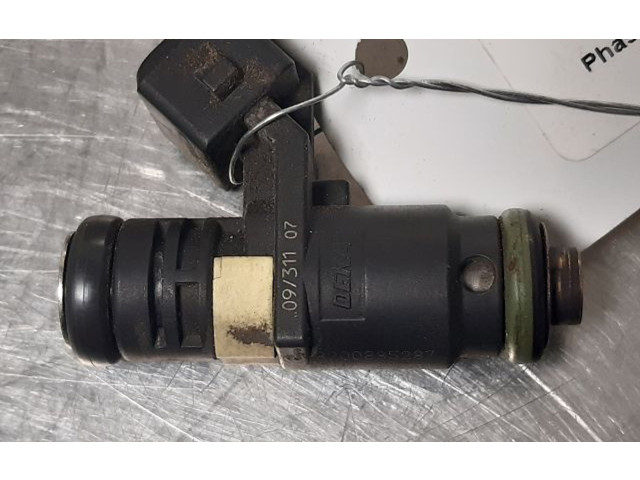 Vstřikovač 132111041872 Renault Wind