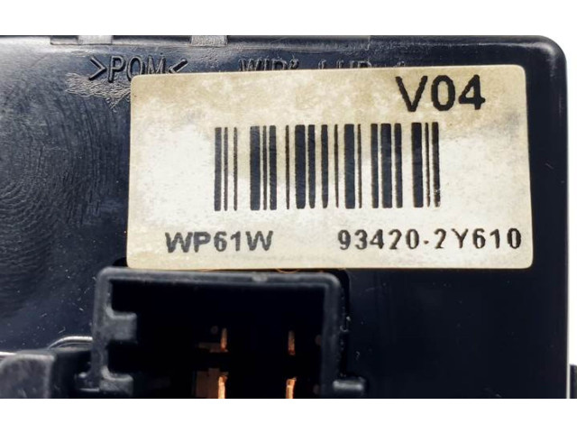 Ручка стеклоочистителей 934202Y610 Volvo V70