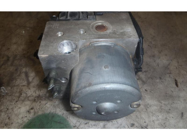 Блок АБС Toyota Corolla Verso E121 2001 - 2004 года