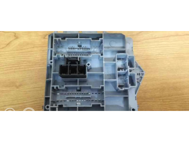 Блок предохранителей 0046802042 Alfa Romeo 166