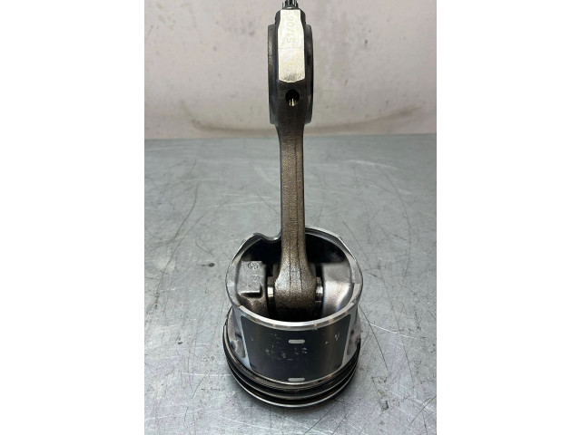 Píst 05142544AA Jeep Liberty pro naftový motor 2.8