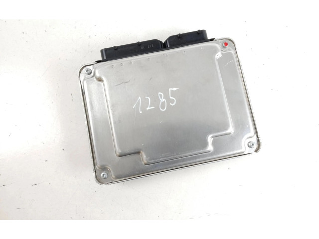 Řídící jednotka 038906019KC, 0281011204 Volkswagen PASSAT B5.5 2002