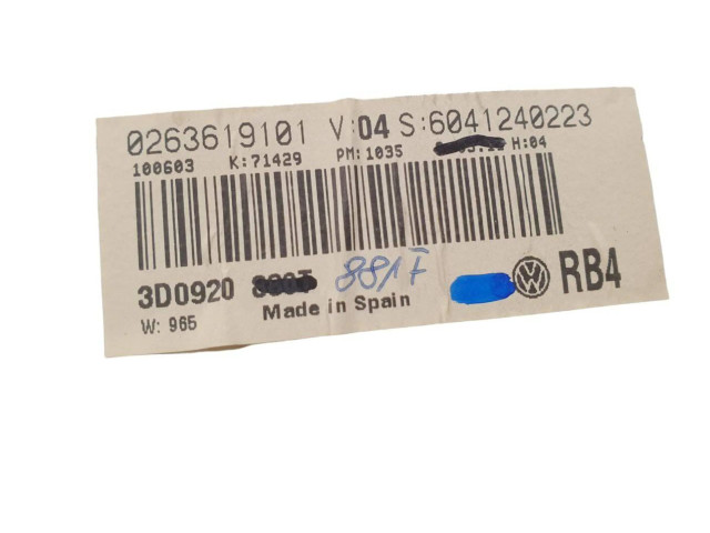 Панель приборов 3D0920881F   Volkswagen Phaeton       