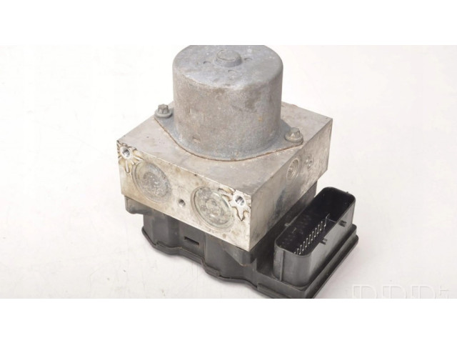 Другая деталь отсека двигателя