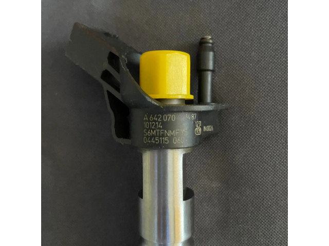 Vstřikovač A6420701487, A6420701187 Mercedes-Benz C W204 pro naftový motor 0.0