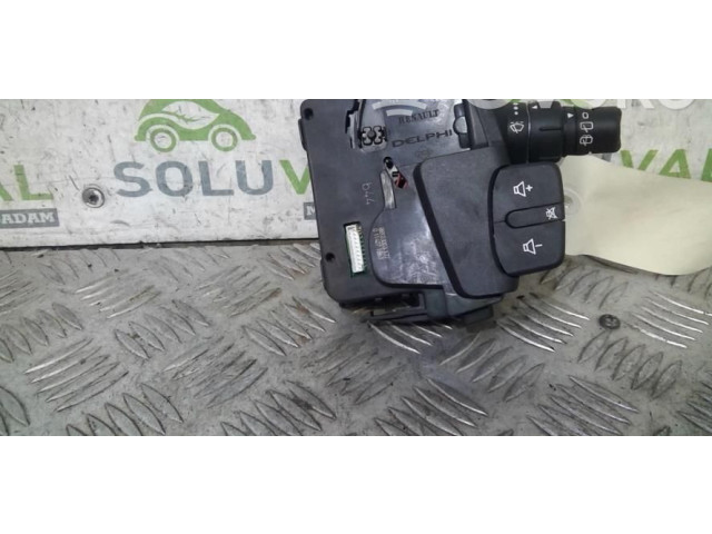 Ручка стеклоочистителей 8201590631   Renault Clio III