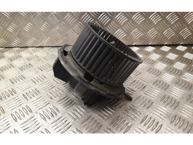 Вентилятор печки    F983228M   Volkswagen Touran I