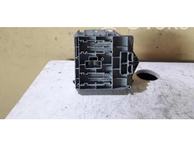 Блок предохранителей 51742420   Alfa Romeo GT    