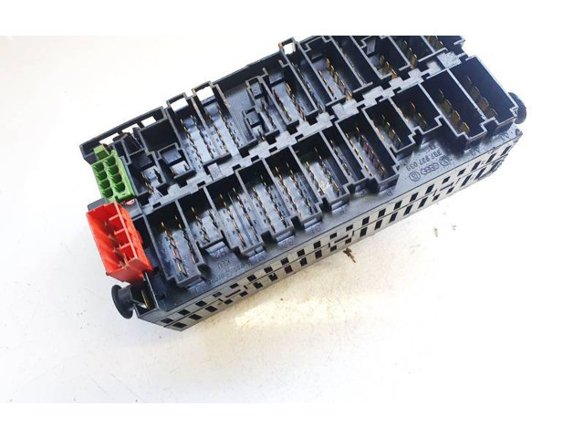 Блок предохранителей  357937039, 357937039   Volkswagen Golf III    