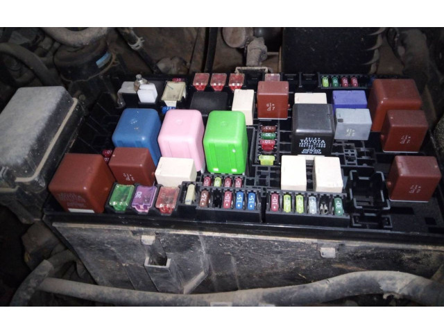 Pojistková skříňka Řídící jednotka BSM Toyota Land Cruiser (J100) 2004