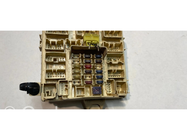 Блок предохранителей Lexus IS 200-300