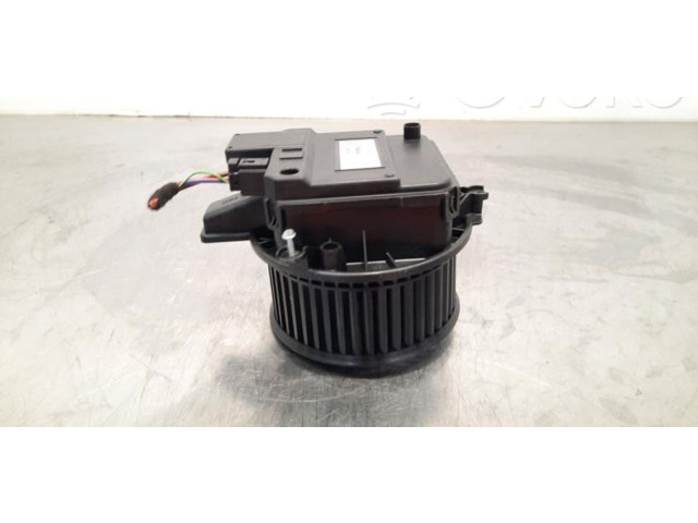 Вентилятор печки    4M2820021C   Audi e-tron