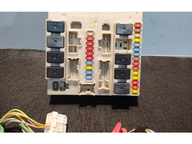 Блок предохранителей  1319, 233293D   Renault Clio III    