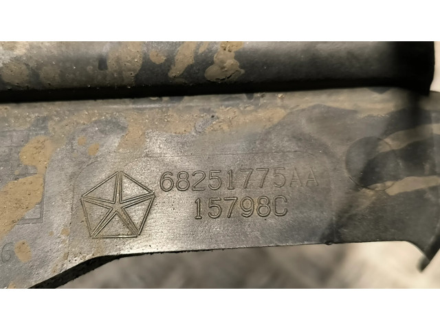 Блок предохранителей 68251775AA Jeep Grand Cherokee