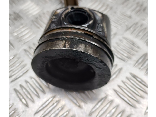  Поршень DCXA 04L107065D  Skoda Superb B8 (3V)  