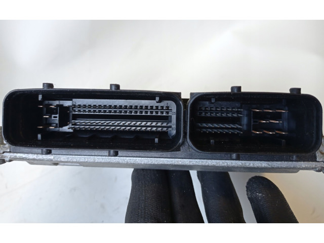 Блок управления двигателя 03D906032R Skoda Fabia Mk1 (6Y)