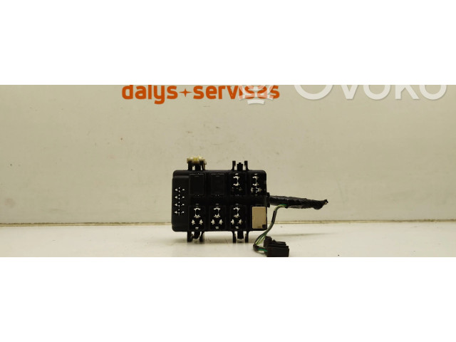 Блок предохранителей  RB101100B   Subaru Forester SH    