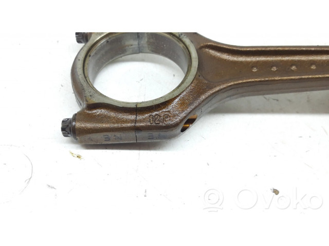 Píst BMW 1 E81 E87 pro benzínový motor 1.6