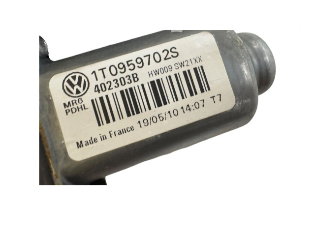 Масляный насос   1T0959702S, 402303B  Skoda Octavia Mk2 (1Z) 