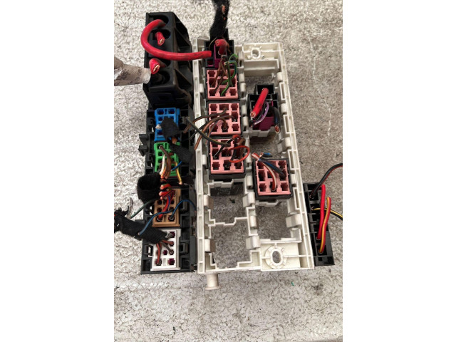 Блок предохранителей Seat Ibiza II (6k)