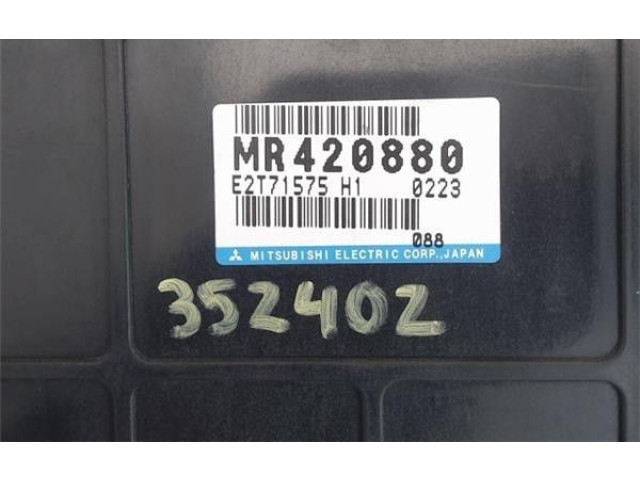 Блок управления двигателя MR420880, e2t71575 Mitsubishi Montero