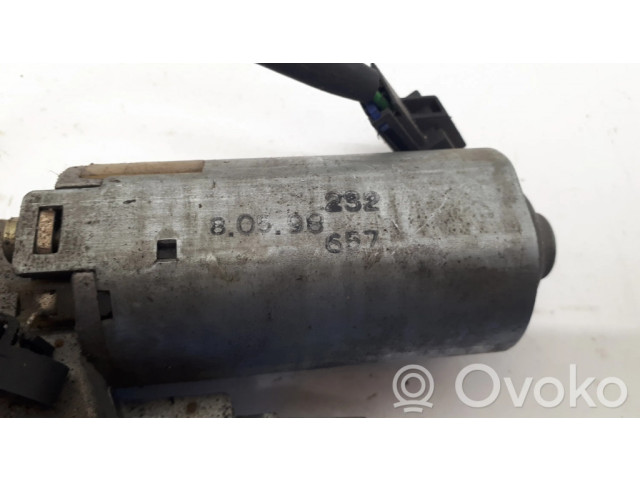 Моторчик заднего дворника 0390206514 Mitsubishi Carisma