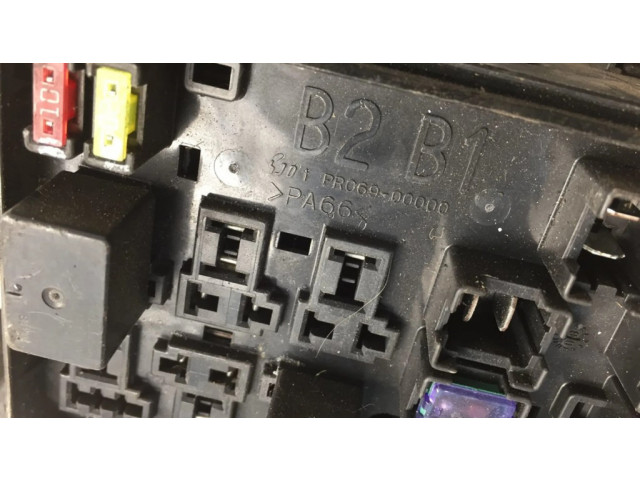 Блок предохранителей PR06900000 Mitsubishi L200