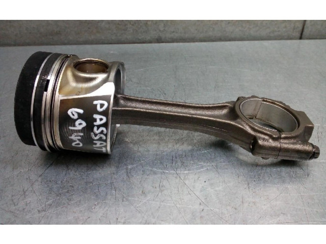  Поршень с шатуном    Volkswagen PASSAT  