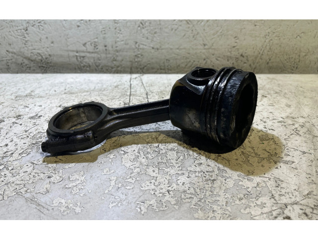 Поршень с шатуном Volkswagen Caddy