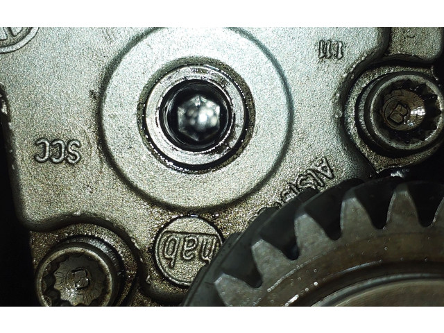 Масляный насос  Bre 03G103537B, 03G115105C  Audi A6 S6 C6 4F 