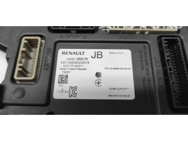 Блок управления 284B19561R   Renault Clio V