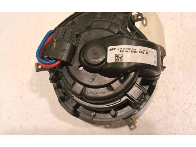 Вентилятор печки 272109977R Dacia Jogger