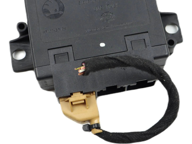 Блок управления парковки 3U0919283   Skoda Superb B5 (3U)