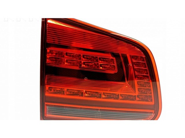 Задний фонарь левый 5N0945307    Volkswagen Tiguan   2007-2016 года