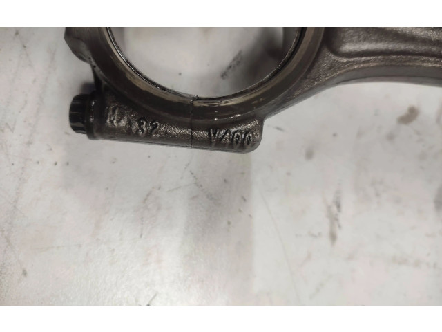  Поршень с шатуном  038J  Volkswagen PASSAT B6  