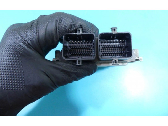 Блок управления двигателем ECU