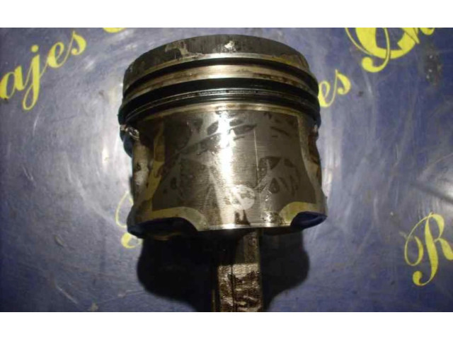 Поршень с шатуном Renault Kangoo I