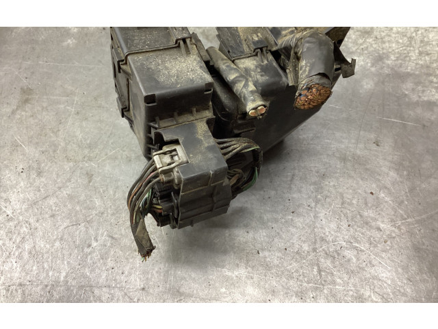 Блок предохранителей 1495D1, G8C218M2B Mitsubishi Grandis