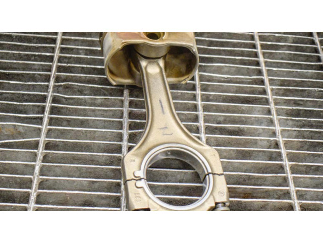 Píst 7838623, 7840918 BMW 5 E60 E61 pro benzínový motor 5.0 S85 B50 A