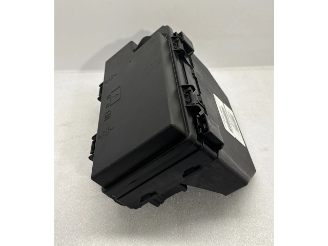 Блок предохранителей 04692288AH   Jeep Cherokee IV KK    