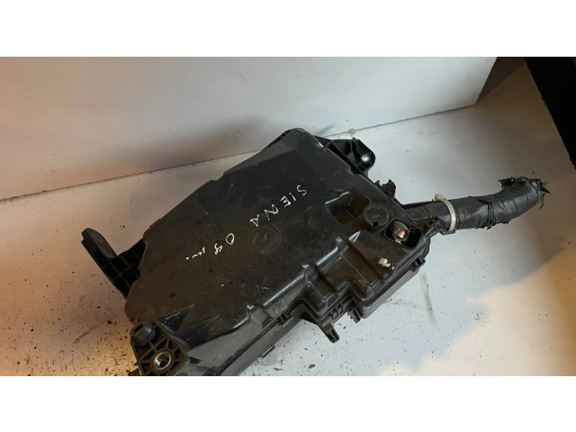   Pojistková skříňka 71547067   Toyota Sienna XL20 II 2009