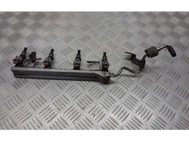 Топливная рампа    Nissan Tiida C11  