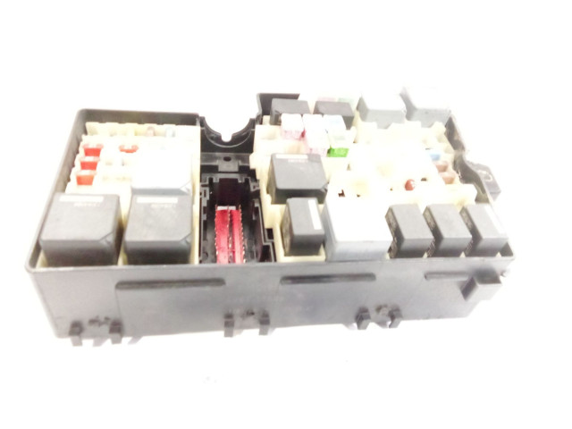 Pojistková skříňka Řídící jednotka BSM AV6T14A034AA Ford C-MAX II 2013