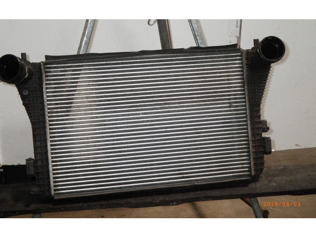 Интеркулер  1K0145803   Volkswagen Touran I 