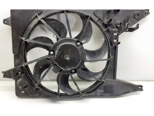 Вентилятор радиатора 8200765566, 3135104018 Dacia Sandero