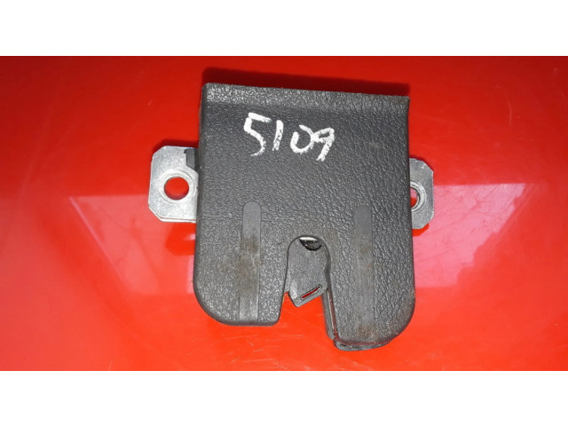 Замок задней крышки