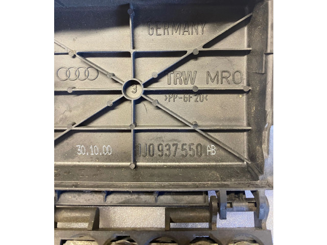 Блок предохранителей 1J0937550B Audi A3 S3 8L