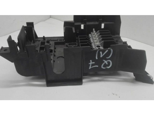   Pojistková skříňka 7L0937548C   Audi Q7 4L 2008